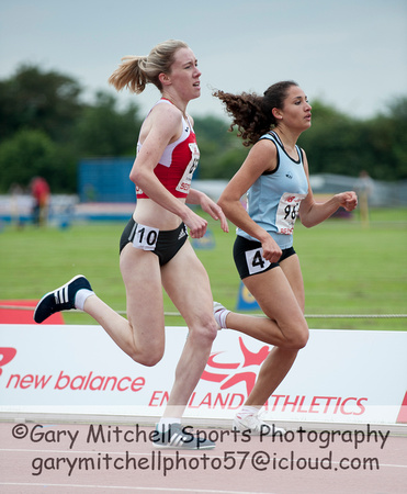 Harriet Knowles-Jones _ Sabrina Sinha _ U20 Women's 1500m _ 100309