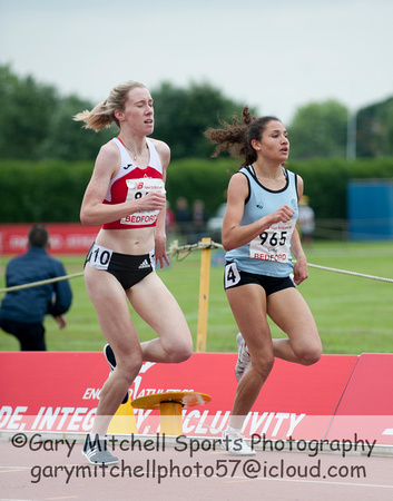 Harriet Knowles-Jones _ Sabrina Sinha _ U20 Women's 1500m _ 100303