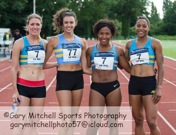 (L-R) Jessie Knight, Anna Croft, Jatila Blake, Shelayna Oskan - Clarke, Women's 4x400m relay team _ UK Women's League  _ 254413