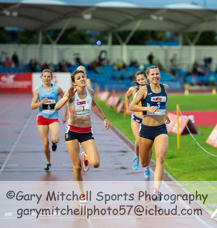 Mari Smith (1) _  Mhairi Hendry (3) _ Women's 800m _ Manchester International _ 69754
