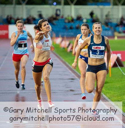Mari Smith (1) _  Mhairi Hendry (3) _ Women's 800m _ Manchester International _ 69755