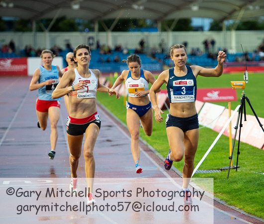 Mari Smith (1) _  Mhairi Hendry (3) _ Women's 800m _ Manchester International _ 69760