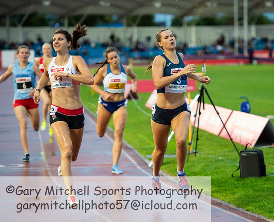 Mari Smith (1) _  Mhairi Hendry (3) _ Women's 800m _ Manchester International _ 69762