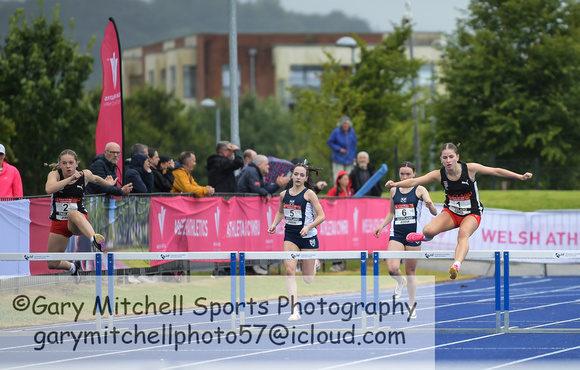 300m Girls Hurdles _ 231340