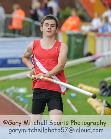 Inter Boy Pole Vault _ ESAA _ 246472