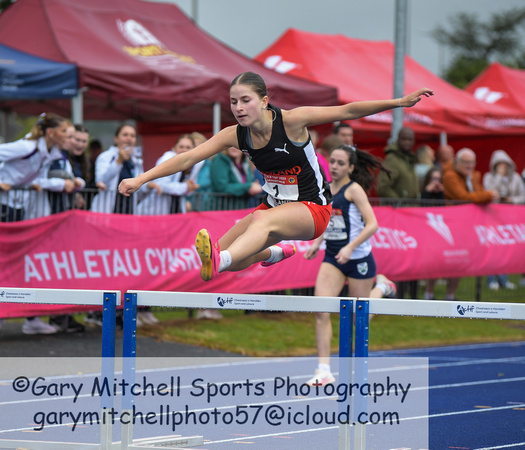 300m Girls Hurdles _ 231349