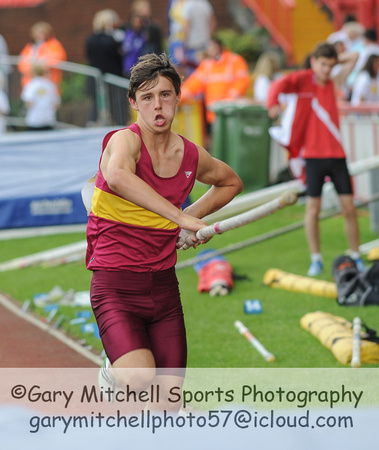 Inter Boy Pole Vault _ ESAA _ 246474