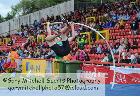 Inter Boy Pole Vault _ ESAA _ 246465