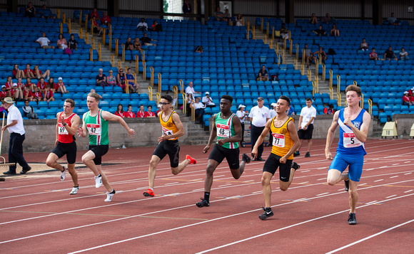Matthew Buckner (5) _ Snr Boy 200m _ 68222