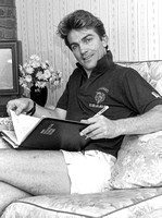 Bradley Walsh _ 10427