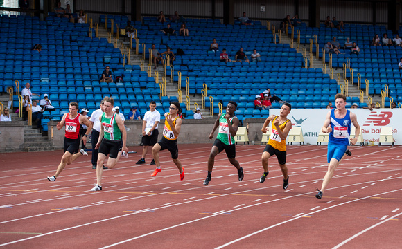 Matthew Buckner (5) _ Snr Boy 200m _ 68218